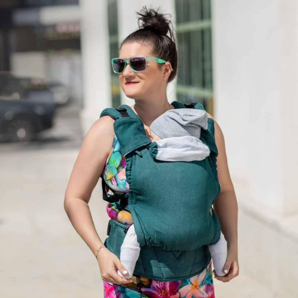 <ul>
 	<li>Špeciálne vyvinutý ergonomický nosič s rovnými ramennými popruhmi.</li>
 	<li>Súčasťou balenia sú chrániče ramenných popruhov a podrobný návod na použitie.</li>
</ul>
<strong>          First size:</strong> od veľkosti 56 do 92

<strong>          Tiny size:</strong> od veľkosti 62 do 92

<strong>          Maxi size:</strong> od veľkosti 74 do 110

<strong>          V prípade záujmu o iný vzor nám napíšte, prosím. </strong> - 