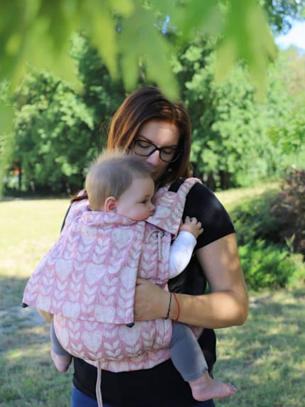 Nosič NoMa Adapt - Pink Love <strong>V prípade záujmu o inú farbu, prípadne veľkosť nám napíšte, prosím.</strong> -