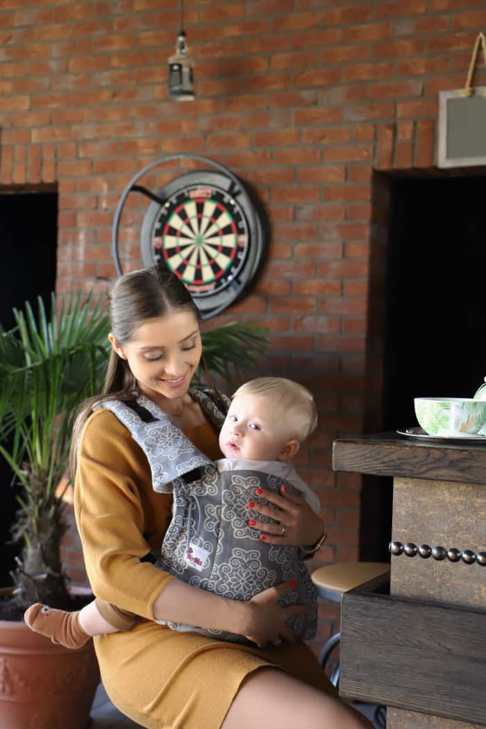 <p class="wnd-align-left">Nosič NoMa Adapt 3 je vhodný od konfekčnej veľkosti 86 do 106 cm.</p>
<p style="font-weight: 400">Vzor Silver Folk pritiahne pozornosť nadšencov ľudovej kultúry.</p>
<p style="font-weight: 400">Predlohou pre vytvorenie vzoru bol vyšívaný čepiec zo 19. - 20. storočia, z Lubiny, v okrese Nové Mesto nad Váhom.</p>
<p style="font-weight: 400">Zloženie: 100% bavlna</p>
<p style="font-weight: 400"></p> - 