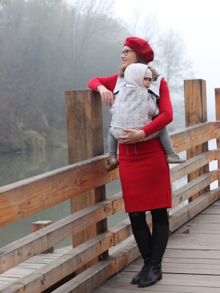 <p class="wnd-align-left">Nosič NoMa Adapt 4 je vhodný od konfekčnej veľkosti 86/92 do 116 cm, resp. 5 rokov.</p>
<p style="font-weight: 400">Vzor Silver Love pritiahne pozornosť nadšencov sivej až striebornej farby.</p>
<p style="font-weight: 400">Jemná strieborná farba môže pôsobiť neutrálne avšak biele srdiečka obohatili nosič o nový rozmer.</p>
<p style="font-weight: 400">Z celkového vzhľadu vyžaruje nosič nadčasový dizajn a moderný štýl.</p>
<p style="font-weight: 400">Zloženie: 100% bavlna</p>
<p style="font-weight: 400"></p> - 