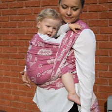 <ul>
 	<li>Ak hľadáte šatku vhodnú pre batoľa, táto šatka je správnou voľbou.</li>
 	<li>Veľkosť 7, dĺžka 5,2m.</li>
 	<li>Šatka je vhodná pre ženy, ktoré nosia oblečenie s veľkosťou 44 a viac a pre mužov s konfekčnou veľkosťou 52 a viac. Táto šatka poslúži plnohodnotne na všetky úväzy.</li>
 	<li> 58% fine merino vlna, 42% česaná bavlna, fialová & biela farba.</li>
 	<li>Hustota tkania pred opraním je približne 310 g/m<sup>2</sup>.</li>
</ul>
&nbsp; - 