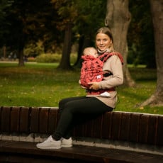 <ul>
 	<li>UNI size: od veľkosti 56 do 92</li>
 	<li>Jednoduché a intuitívne nastavovanie, vhodné aj pre úplných začiatočníkov v nosení.</li>
 	<li>Súčasťou balenia sú chrániče ramenných popruhov.</li>
</ul> - 